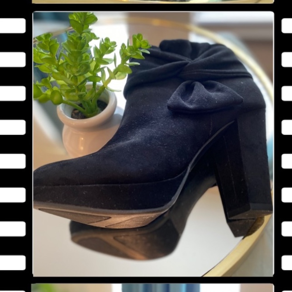Lauren Conrad Ankle Suede Booties 🙋🏼‍♀️